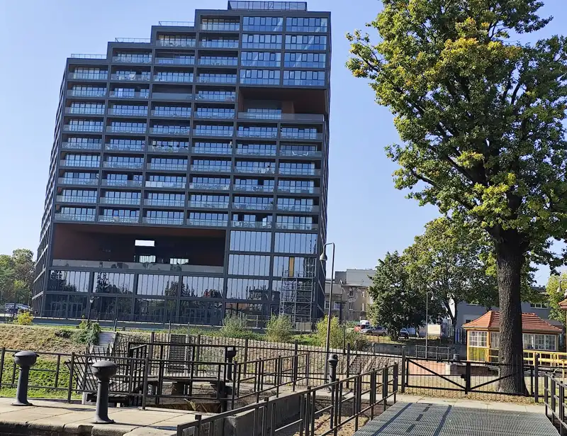 Bulwar nad Brdą w Bydgoszczy kilka kroków od bistro